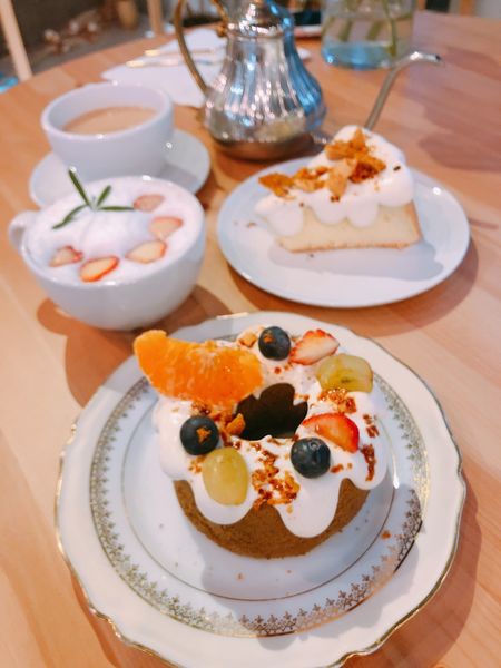 捷運中山站✿iki__shop✿中山站巷弄內的韓系咖啡廳~ 焦糖脆脆 清脆口感搭配鹹味淋醬 好特別!