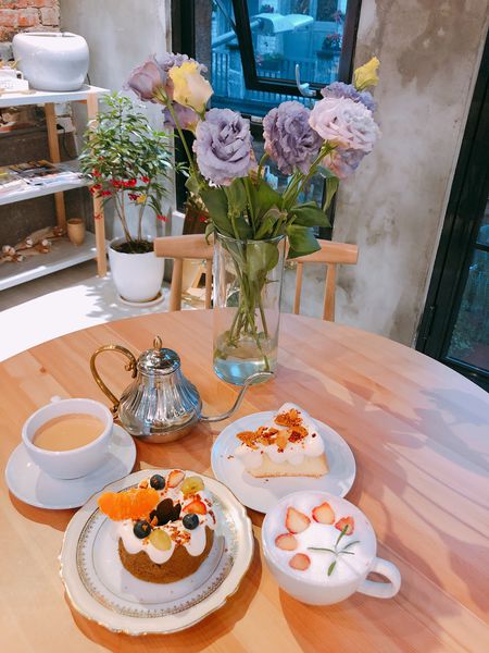 捷運中山站✿iki__shop✿中山站巷弄內的韓系咖啡廳~ 焦糖脆脆 清脆口感搭配鹹味淋醬 好特別!