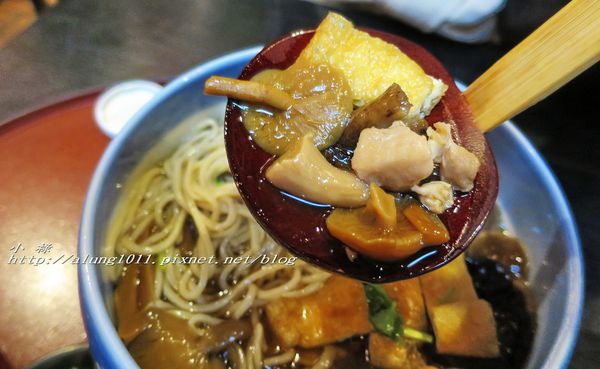 榮茶屋(栄茶屋   本店)：多摩高尾山麓季節限定!!     /榮茶屋そば