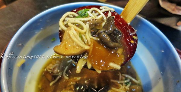 榮茶屋(栄茶屋   本店)：多摩高尾山麓季節限定!!     /榮茶屋そば