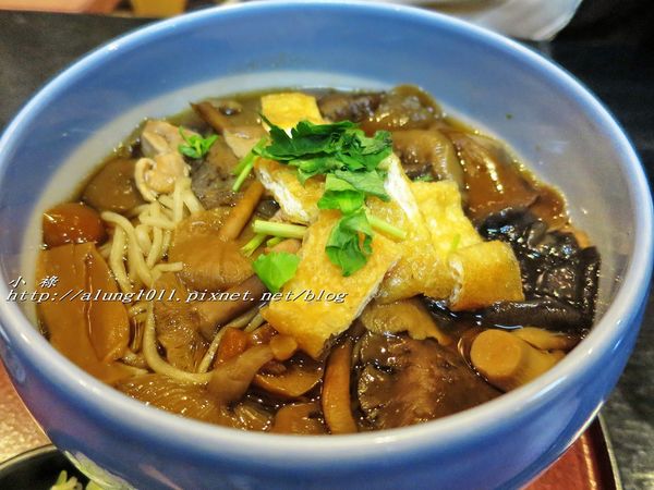 榮茶屋(栄茶屋   本店)：多摩高尾山麓季節限定!!     /榮茶屋そば