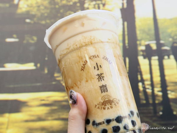 小茶齋:台中美食│小茶齋上石店〃逢甲商圈排隊美食!岩漿珍珠鮮奶好喝不死甜,許多網友大力推薦~