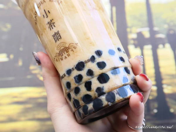 小茶齋:台中美食│小茶齋上石店〃逢甲商圈排隊美食!岩漿珍珠鮮奶好喝不死甜,許多網友大力推薦~