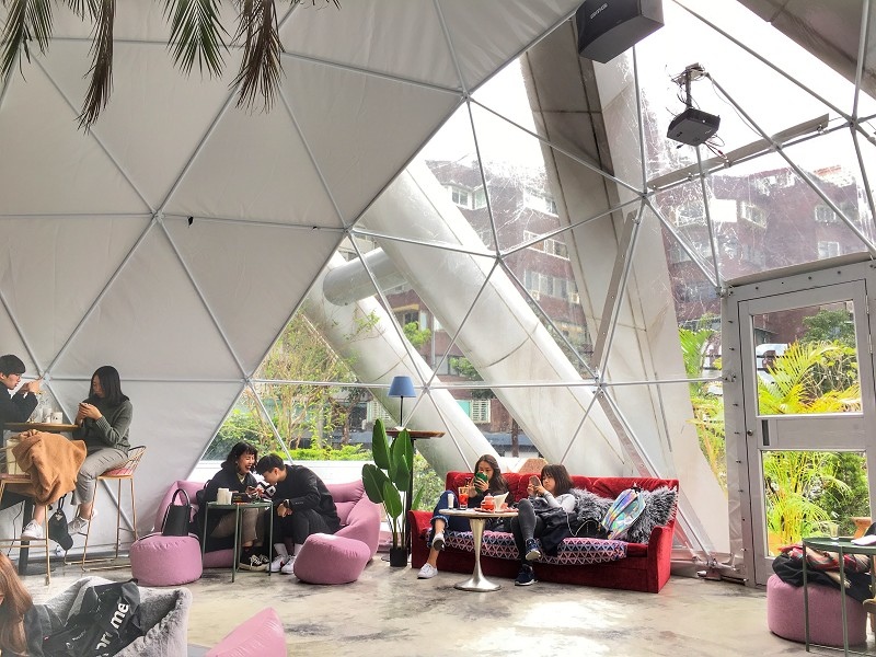 【台北｜國父紀念館站】爛醉咖啡 Drunk cafe＿隱藏版粉色系紅絲絨牛奶＿帶你秒出國不想回來的咖啡廳