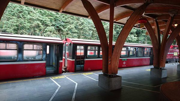 26229844_1745651968799818_1163532980472057406_n