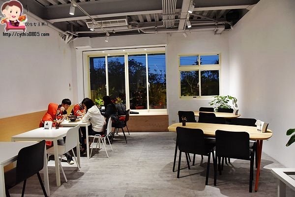 新北市林口-那間賣冰的咖啡店-超浮誇草莓雪冰好吸睛,IG上的超人氣打卡店 @民宿女王芽月-美食.旅遊.全台趴趴走