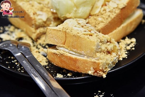 新北市林口-那間賣冰的咖啡店-超浮誇草莓雪冰好吸睛,IG上的超人氣打卡店 @民宿女王芽月-美食.旅遊.全台趴趴走