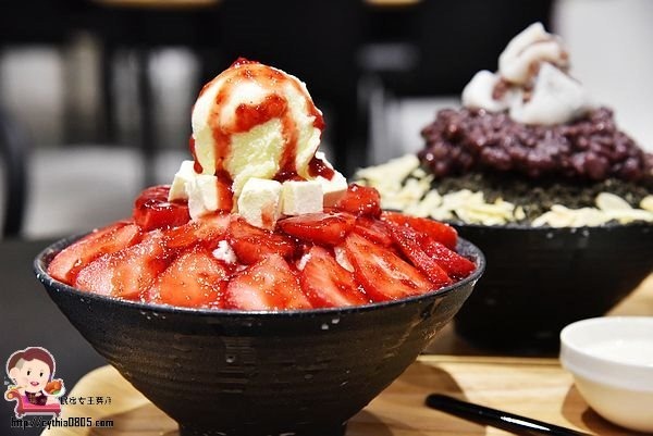 新北市林口-那間賣冰的咖啡店-超浮誇草莓雪冰好吸睛,IG上的超人氣打卡店 @民宿女王芽月-美食.旅遊.全台趴趴走