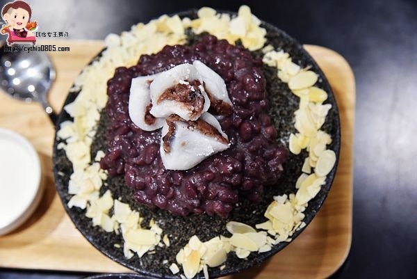 新北市林口-那間賣冰的咖啡店-超浮誇草莓雪冰好吸睛,IG上的超人氣打卡店 @民宿女王芽月-美食.旅遊.全台趴趴走