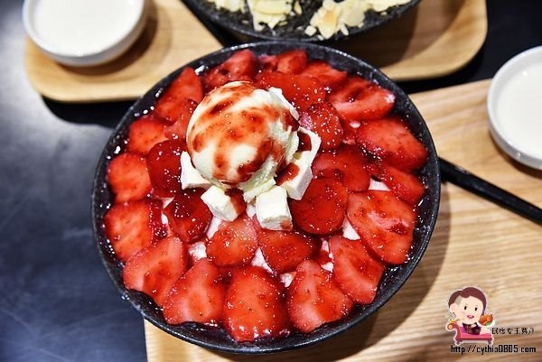 新北市林口-那間賣冰的咖啡店-超浮誇草莓雪冰好吸睛,IG上的超人氣打卡店 @民宿女王芽月-美食.旅遊.全台趴趴走