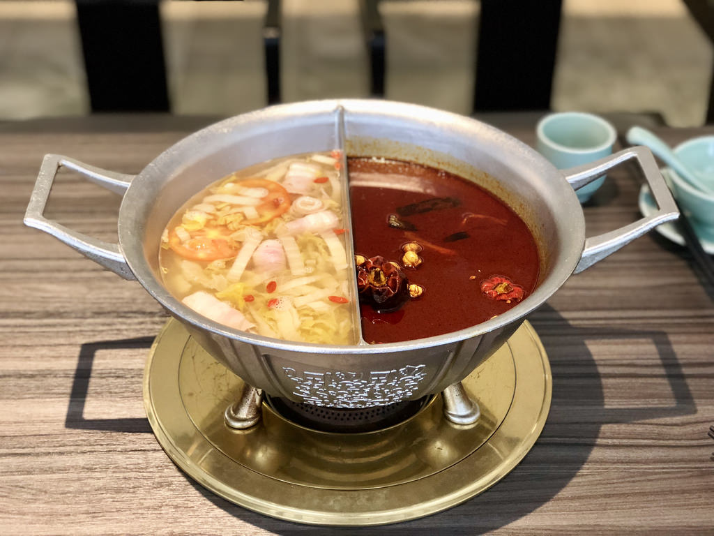 [台北中山] 饕客愛的王品青花驕麻辣鍋 / 台北捷運中山站美食／麻辣火鍋／宵夜／下午茶／青花椒