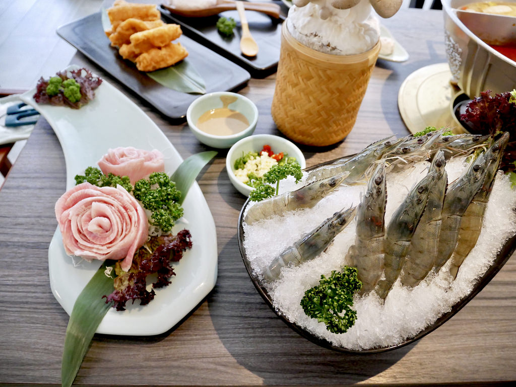 [台北中山] 饕客愛的王品青花驕麻辣鍋 / 台北捷運中山站美食／麻辣火鍋／宵夜／下午茶／青花椒