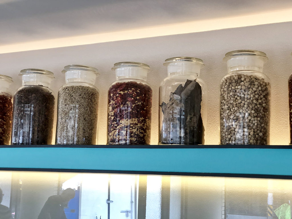 [台北中山] 饕客愛的王品青花驕麻辣鍋 / 台北捷運中山站美食／麻辣火鍋／宵夜／下午茶／青花椒