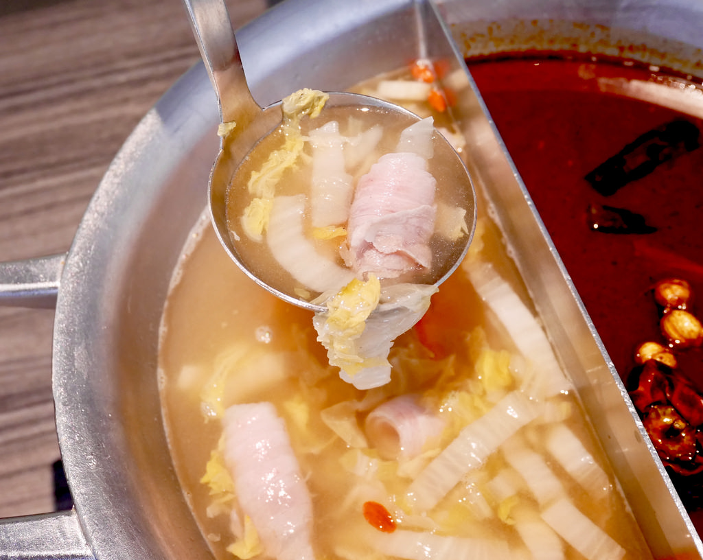 [台北中山] 饕客愛的王品青花驕麻辣鍋 / 台北捷運中山站美食／麻辣火鍋／宵夜／下午茶／青花椒