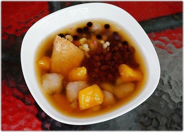 冰之饌豆花芋圓：台中豐原』冰之饌豆花芋圓║在地老店純樸好味道，堅持當日現煮手作豆花、芋圓、湯圓暖呼呼