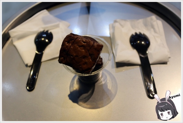 円点号：[食記]►台北士林區◄【円点號】熱門打卡地鐵主題餐廳－外觀彷彿日本地鐵般既俏皮又可愛，相當適合拍照、打卡留下美好回憶！