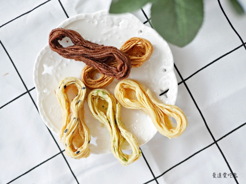 【彌月】六月初一8結蛋捲。越吃越涮嘴的幸福好滋味！8結聯名咖啡彌月禮盒｜台中美食 - 曼達愛吃鬼