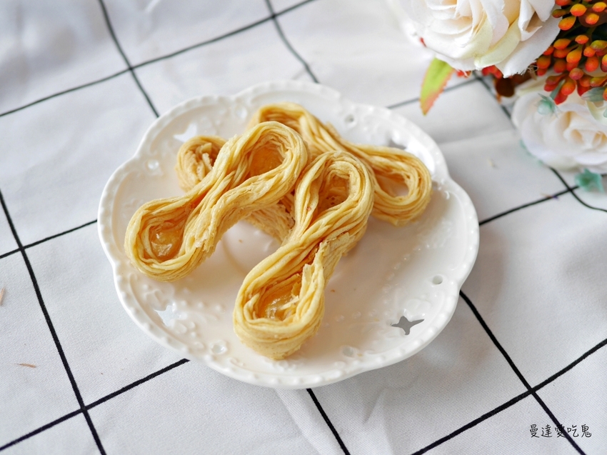 【彌月】六月初一8結蛋捲。越吃越涮嘴的幸福好滋味！8結聯名咖啡彌月禮盒｜台中美食 - 曼達愛吃鬼