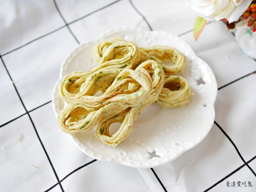 【彌月】六月初一8結蛋捲。越吃越涮嘴的幸福好滋味！8結聯名咖啡彌月禮盒｜台中美食 - 曼達愛吃鬼