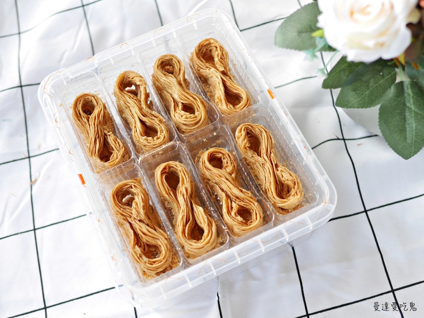 【彌月】六月初一8結蛋捲。越吃越涮嘴的幸福好滋味！8結聯名咖啡彌月禮盒｜台中美食 - 曼達愛吃鬼