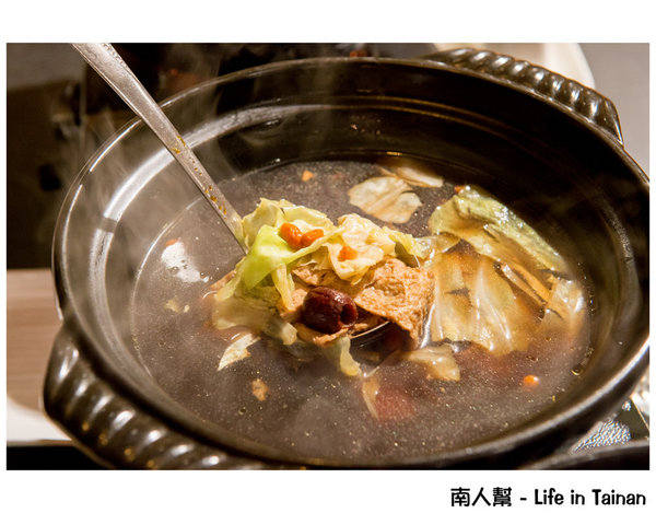 桂田蔬食：【台南美食】蔬食不等於素食｜單點.鍋物套餐｜健康飲食也可以很美味｜蔬食料理~桂田蔬食