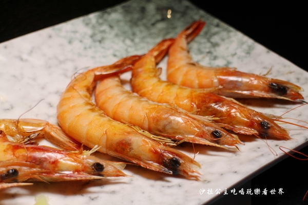 六葉燒烤主題炙燒牛排：三重燒烤吃到飽『六葉燒烤主題炙燒牛排』戰斧豬排也能吃到飽/高CP值