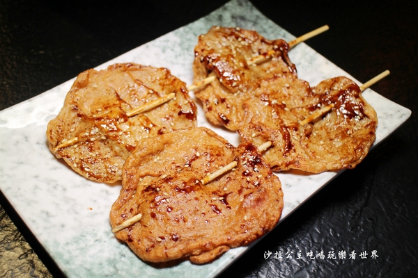 六葉燒烤主題炙燒牛排：三重燒烤吃到飽『六葉燒烤主題炙燒牛排』戰斧豬排也能吃到飽/高CP值