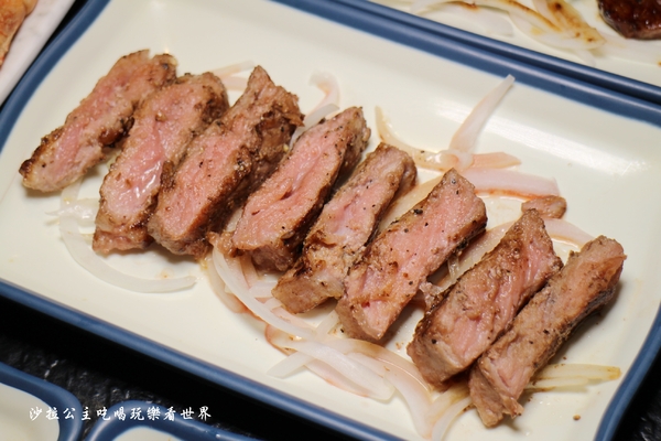 六葉燒烤主題炙燒牛排：三重燒烤吃到飽『六葉燒烤主題炙燒牛排』戰斧豬排也能吃到飽/高CP值