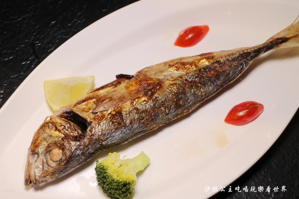 六葉燒烤主題炙燒牛排：三重燒烤吃到飽『六葉燒烤主題炙燒牛排』戰斧豬排也能吃到飽/高CP值