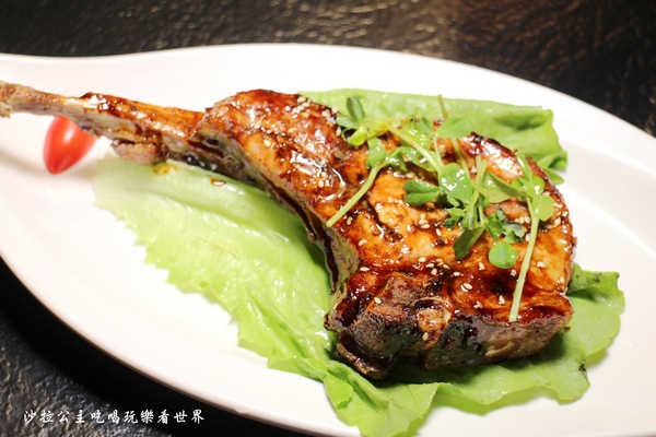 六葉燒烤主題炙燒牛排：三重燒烤吃到飽『六葉燒烤主題炙燒牛排』戰斧豬排也能吃到飽/高CP值