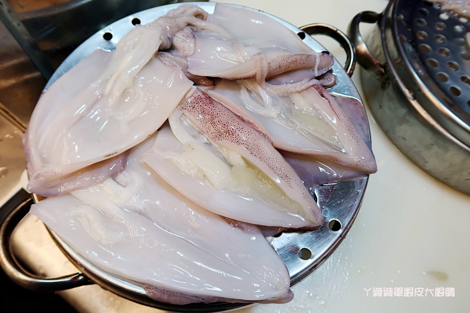 新竹宵夜美食推薦《二月牌沙茶爐》!年輕老闆服務親切,海鮮塔火鍋一鍋多重享受,內有隱藏菜單