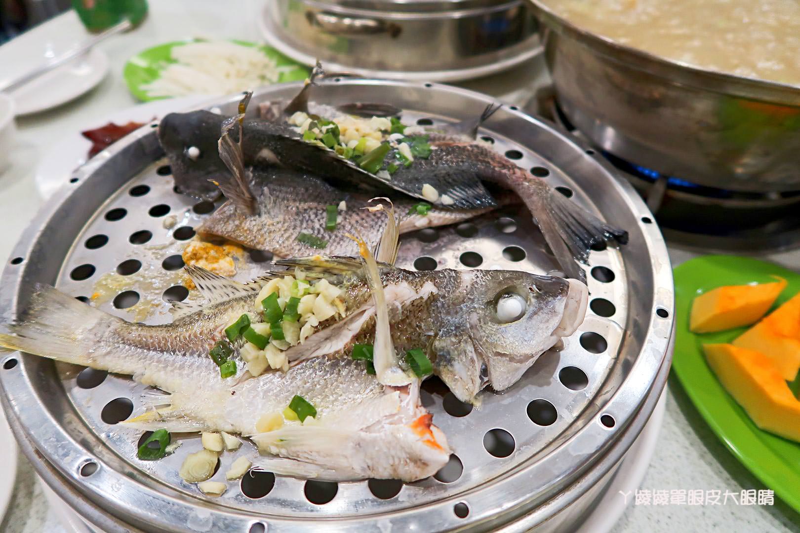 新竹宵夜美食推薦《二月牌沙茶爐》！年輕老闆服務親切，海鮮塔火鍋一鍋多重享受，內有隱藏菜單