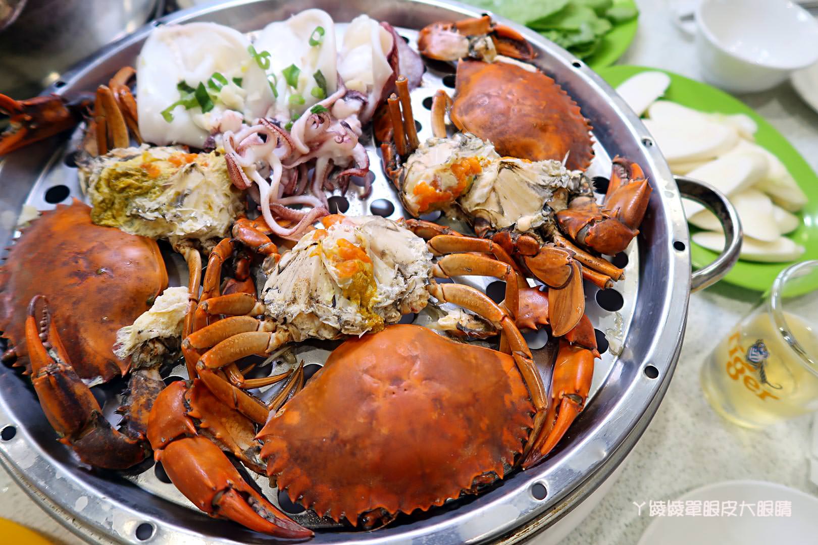 新竹宵夜美食推薦《二月牌沙茶爐》！年輕老闆服務親切，海鮮塔火鍋一鍋多重享受，內有隱藏菜單