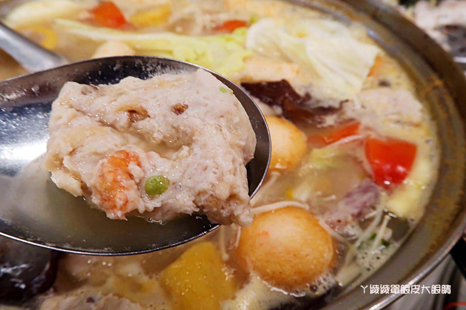 新竹宵夜美食推薦《二月牌沙茶爐》！年輕老闆服務親切，海鮮塔火鍋一鍋多重享受，內有隱藏菜單