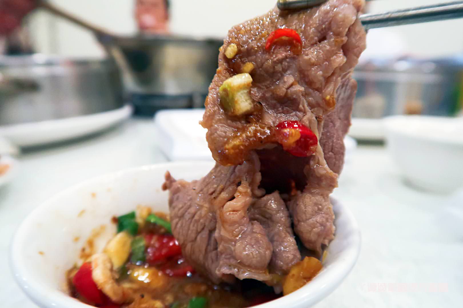 新竹宵夜美食推薦《二月牌沙茶爐》!年輕老闆服務親切,海鮮塔火鍋一鍋多重享受,內有隱藏菜單