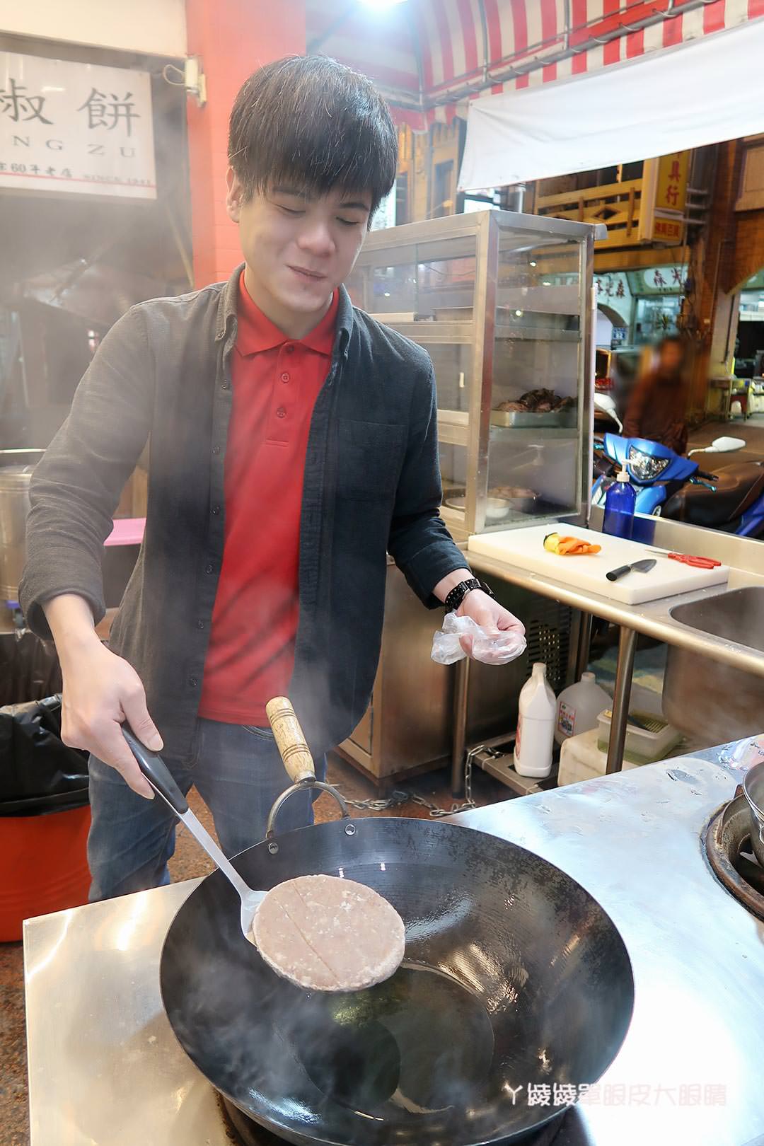 新竹宵夜美食推薦《二月牌沙茶爐》!年輕老闆服務親切,海鮮塔火鍋一鍋多重享受,內有隱藏菜單