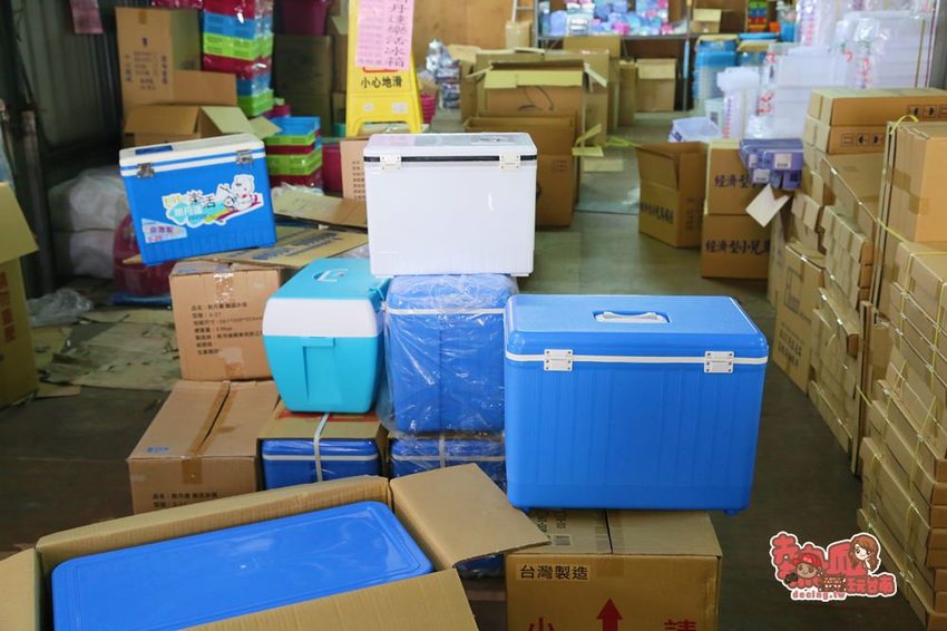 內行人都來這家！日用品.餐具.玩具.中秋烤肉用品全面批發價，不用低消就能買的批發工廠：金嘉鉎日用百貨批發全新升級2.0 - 熱血玩台南。跳躍新世界