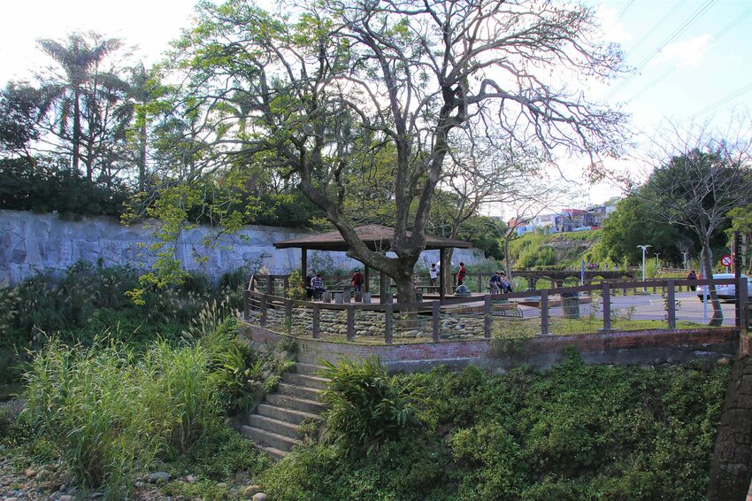 【桃園市龍潭景點】太平紅橋~漫步全國歷史百大建築 - 旅遊夜市趴趴走