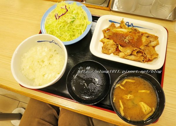 松屋(上野店)：松 屋 / 東京上野店