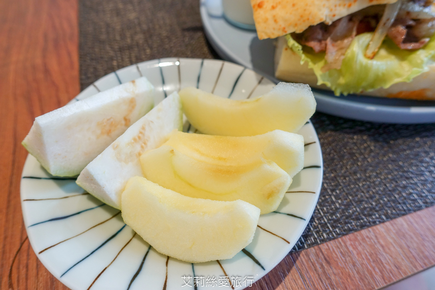 宜蘭礁溪住宿推薦》 幸福之鄉 房內有泡湯池 近礁溪市區交通便利 美味精緻早午餐 - 艾莉絲愛旅行