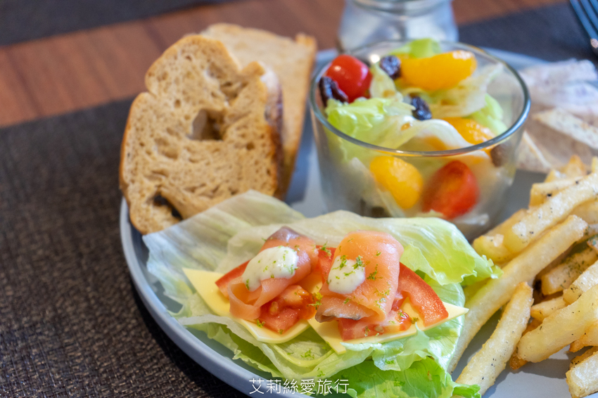 宜蘭礁溪住宿推薦》 幸福之鄉 房內有泡湯池 近礁溪市區交通便利 美味精緻早午餐 - 艾莉絲愛旅行