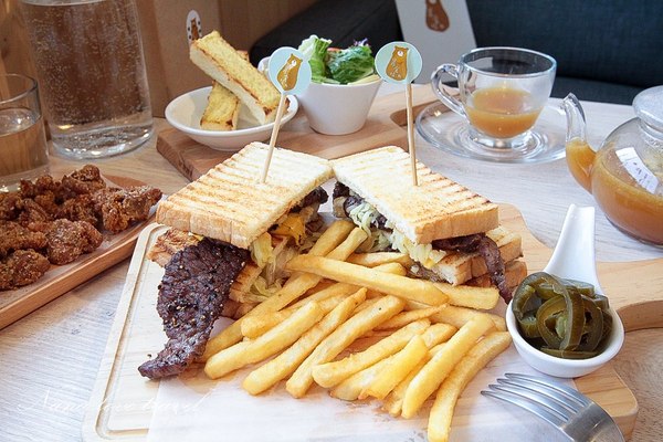 晨食坊:晨食坊。隱藏文青風餐廳,大推超浮誇PRIME等級牛排三明治 晨食坊:晨食坊。隱藏文青風餐廳,大推超浮誇PRIME等級牛排三明治