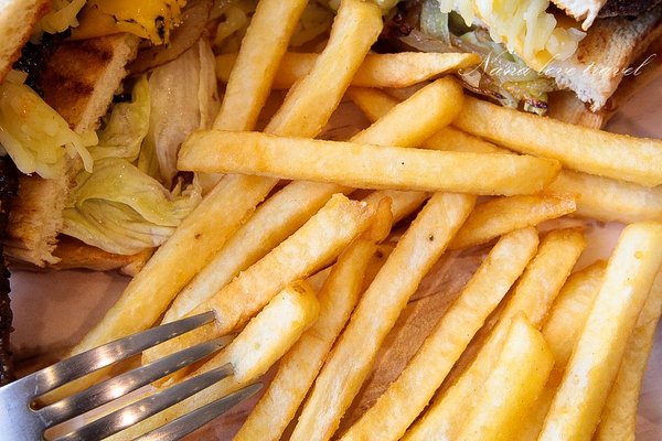 晨食坊:晨食坊。隱藏文青風餐廳,大推超浮誇PRIME等級牛排三明治 晨食坊:晨食坊。隱藏文青風餐廳,大推超浮誇PRIME等級牛排三明治