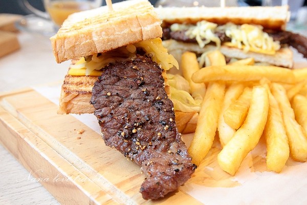 晨食坊:晨食坊。隱藏文青風餐廳,大推超浮誇PRIME等級牛排三明治 晨食坊:晨食坊。隱藏文青風餐廳,大推超浮誇PRIME等級牛排三明治