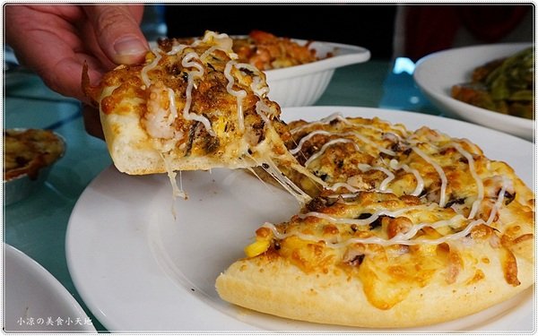 貴客披薩燒烤:台中西屯』貴客披薩燒烤║逢甲夜市必吃平價披薩、義大利麵、小資族最愛不用百元就能吃到!