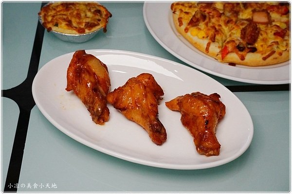 貴客披薩燒烤:台中西屯』貴客披薩燒烤║逢甲夜市必吃平價披薩、義大利麵、小資族最愛不用百元就能吃到!