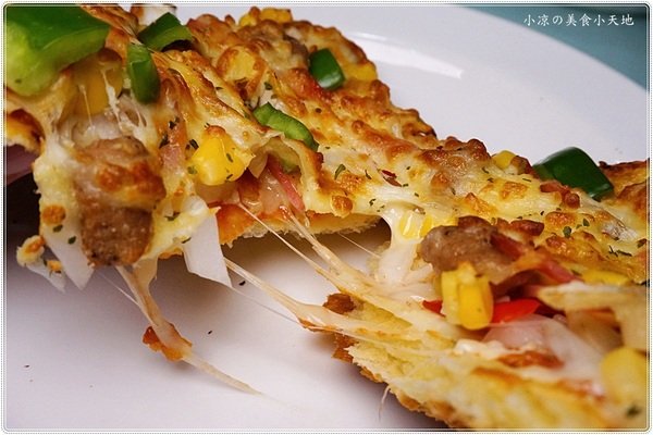 貴客披薩燒烤:台中西屯』貴客披薩燒烤║逢甲夜市必吃平價披薩、義大利麵、小資族最愛不用百元就能吃到!