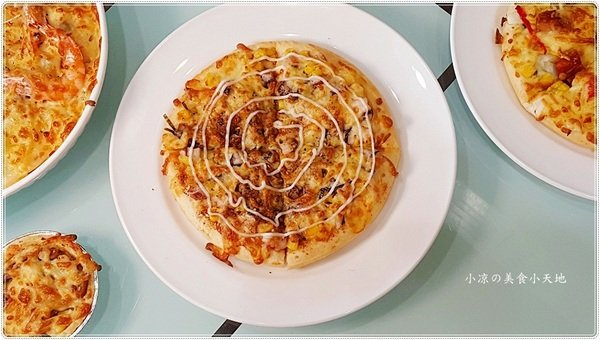 貴客披薩燒烤:台中西屯』貴客披薩燒烤║逢甲夜市必吃平價披薩、義大利麵、小資族最愛不用百元就能吃到!