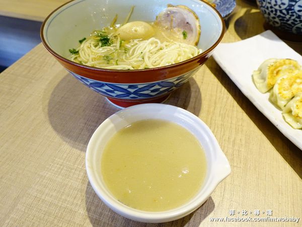 炎庵拉麵(台北忠孝店):【捷運忠孝復興站美食】炎庵拉麵台北忠孝店 日本拉麵進駐東區啦!九州風味拉麵一次滿足 品嚐正港日本職人道地的拉麵精髓! 炎庵拉麵(台北忠孝店):【捷運忠孝復興站美食】炎庵拉麵台北忠孝店 日本拉麵進駐東區啦!九州風味拉麵一次滿足 品嚐正港日本職人道地的拉麵精髓!