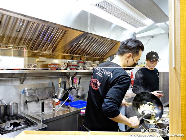 炎庵拉麵(台北忠孝店):【捷運忠孝復興站美食】炎庵拉麵台北忠孝店 日本拉麵進駐東區啦!九州風味拉麵一次滿足 品嚐正港日本職人道地的拉麵精髓! 炎庵拉麵(台北忠孝店):【捷運忠孝復興站美食】炎庵拉麵台北忠孝店 日本拉麵進駐東區啦!九州風味拉麵一次滿足 品嚐正港日本職人道地的拉麵精髓!